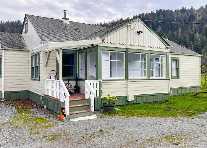 Redwood Farmhouse In The Orick Valley